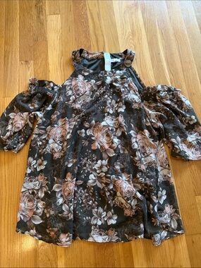 Charming Charlie Olive Floral Cold-Shoulder Blouse with Blush Roses